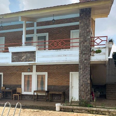 Urbanview Hotel Villa Q Gisting Bandjarnegeri Luaran gambar
