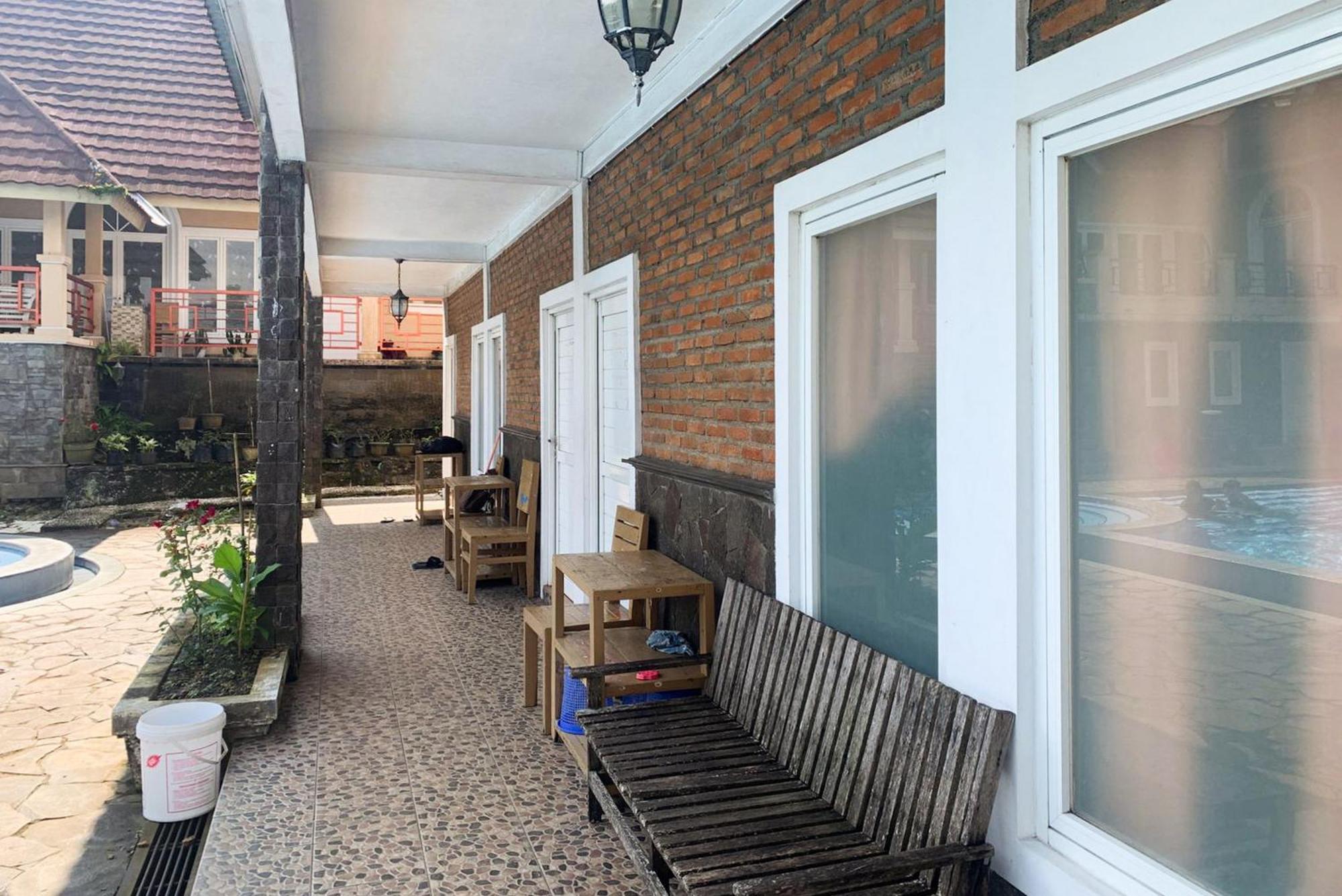 Urbanview Hotel Villa Q Gisting Bandjarnegeri Luaran gambar