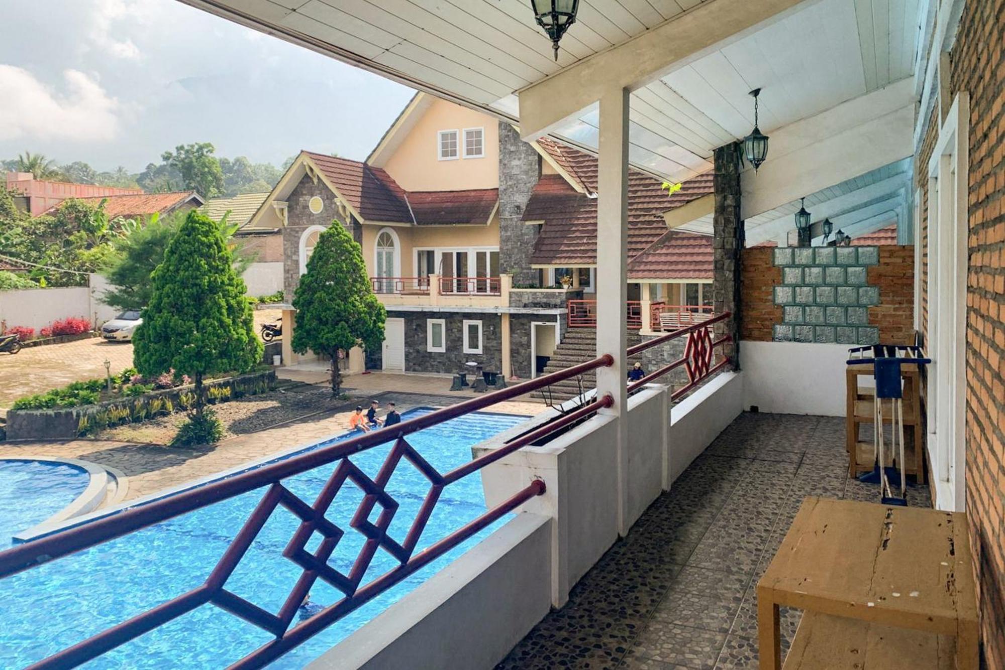 Urbanview Hotel Villa Q Gisting Bandjarnegeri Luaran gambar