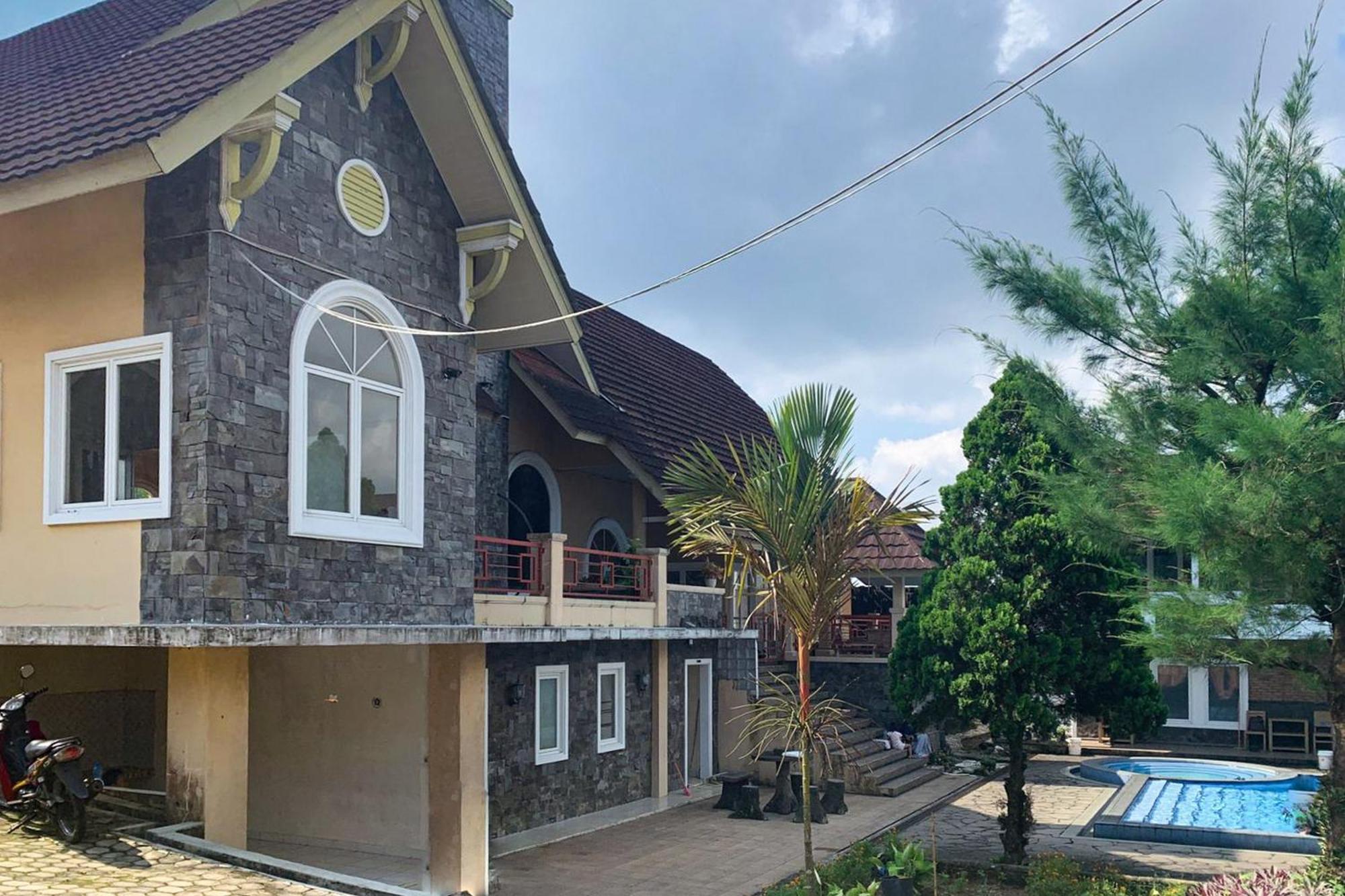 Urbanview Hotel Villa Q Gisting Bandjarnegeri Luaran gambar