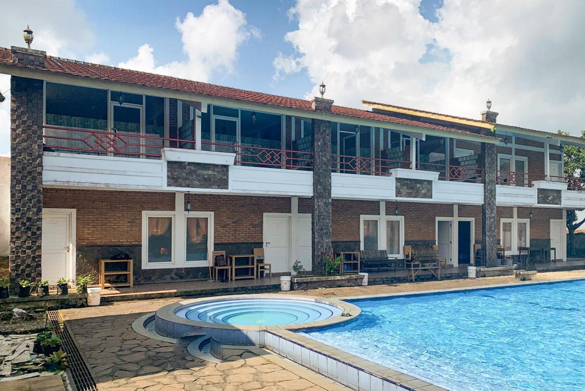 Urbanview Hotel Villa Q Gisting Bandjarnegeri Luaran gambar