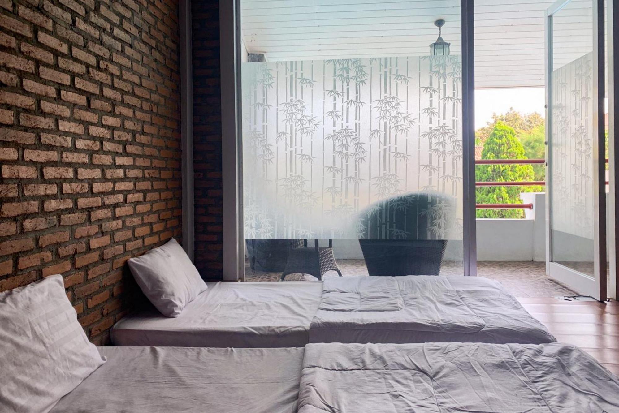 Urbanview Hotel Villa Q Gisting Bandjarnegeri Luaran gambar