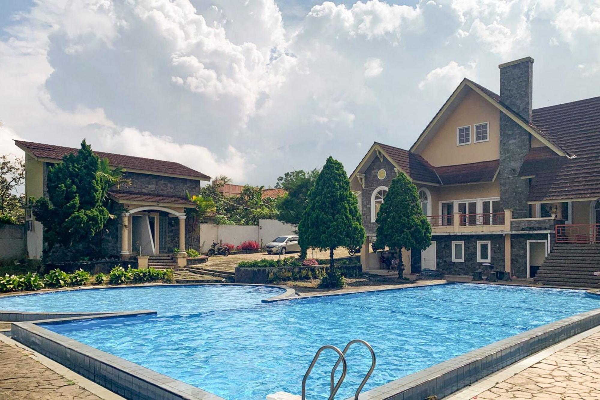 Urbanview Hotel Villa Q Gisting Bandjarnegeri Luaran gambar