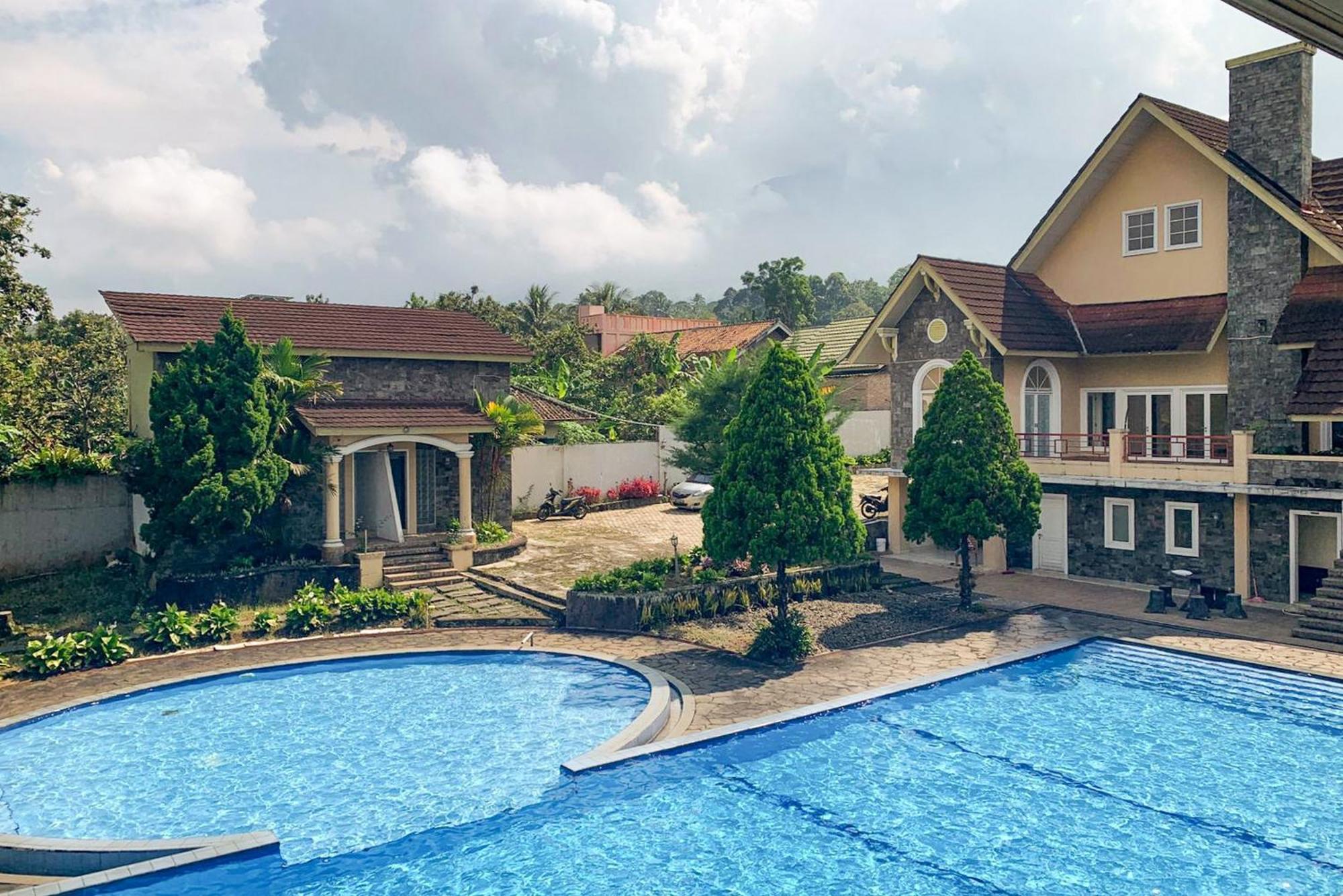 Urbanview Hotel Villa Q Gisting Bandjarnegeri Luaran gambar